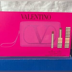 Valentino Lipstick with refill and Pouch💋💋💋💄💄💄